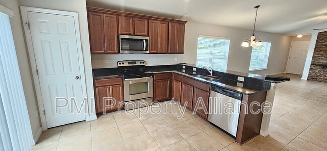 Photo - 604 Bending Oak Trail