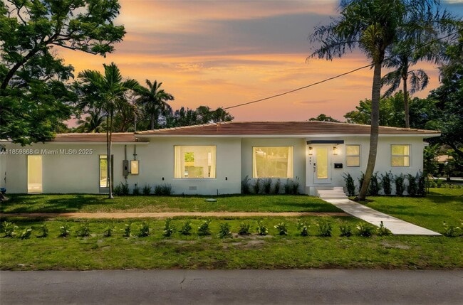 Photo - 701 NE 119th St Casa