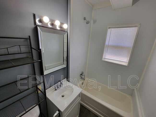 Photo - 24 Van Buren St