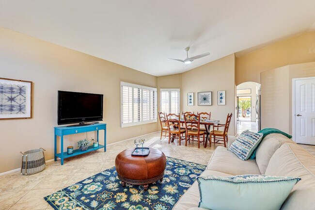 Photo - 253 E Vaughn Ave Unit ID1386143P