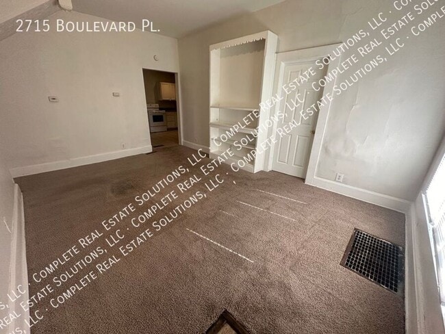 Photo - 2715 Boulevard Pl