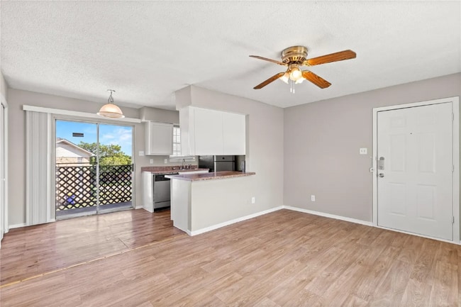 Building Photo - 1625 Mary K Ln