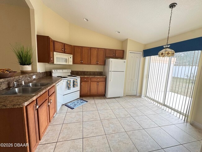 Photo - 28 Louvet Ln