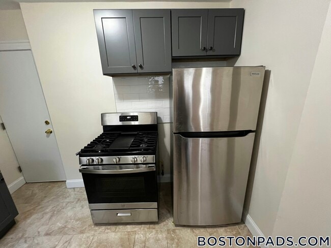 Photo - 248 Kelton St Unit 4