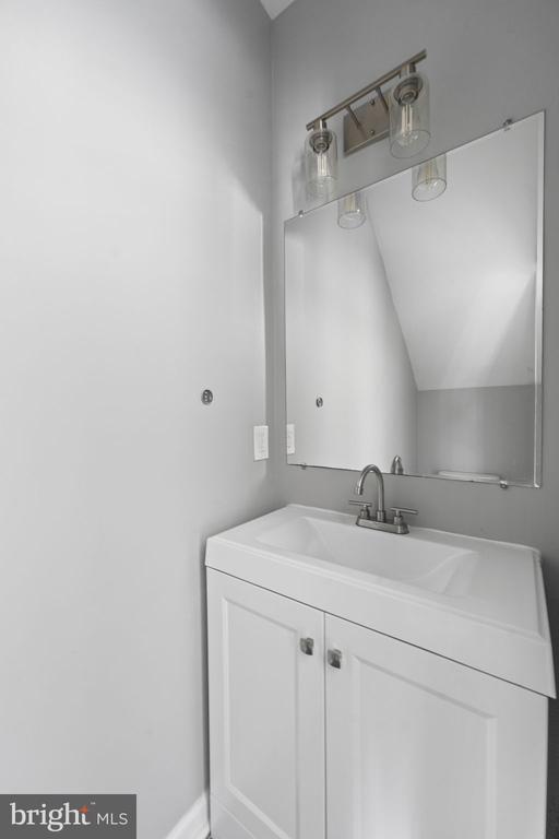 Photo - 620 20th St NE