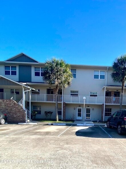 Building Photo - 1600 Woodland Dr Unit 8103