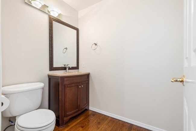 Photo - 824 Chelan Pl NE