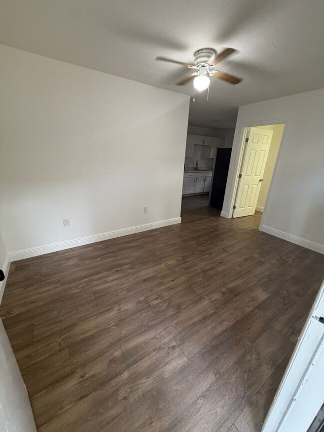 Photo - 3813 E Miller Ave Unit B