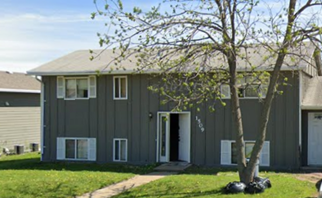 Building Photo - 1509 E Bennett St Unit 1 Rental