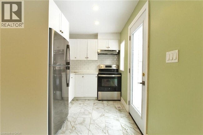 Photo - 1243 Langmuir Ave