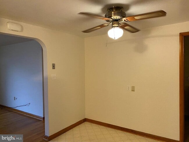 Photo - 105 Fay St