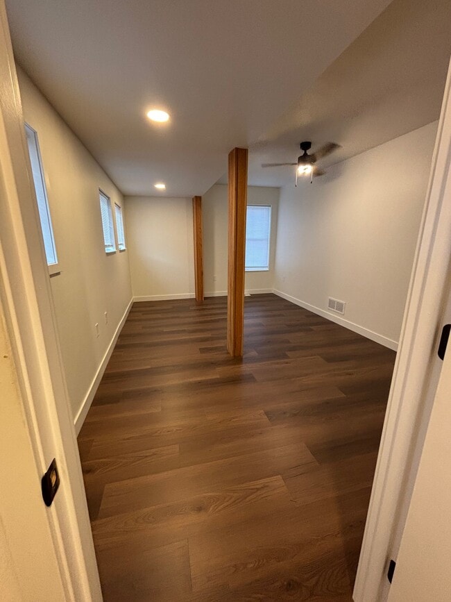 307 E Jefferson St Unit lower