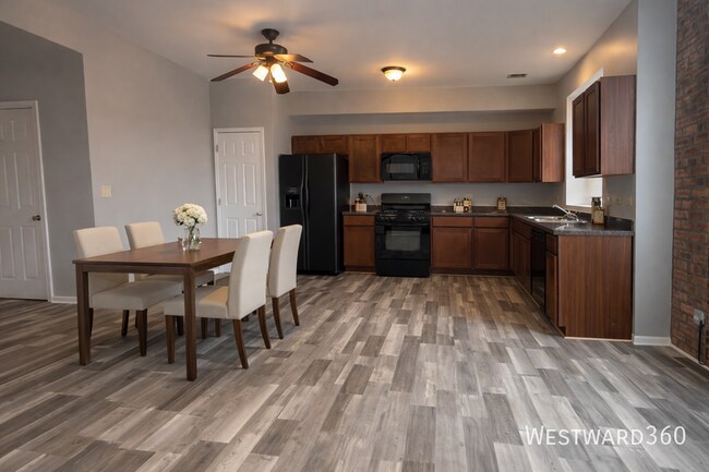 Photo - 539 E 62nd St Unit 101