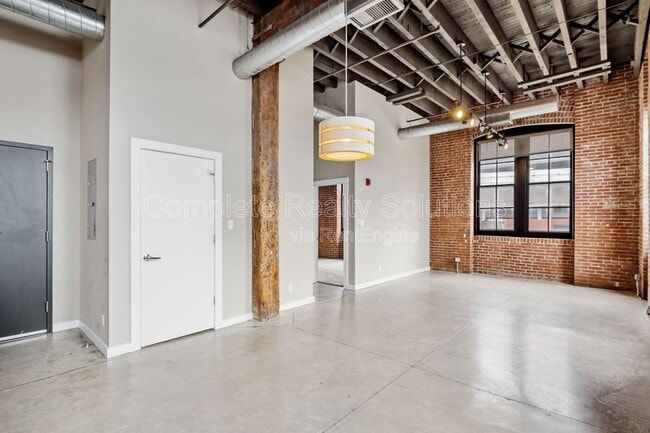 Photo - 614 S 7th St Unit 102