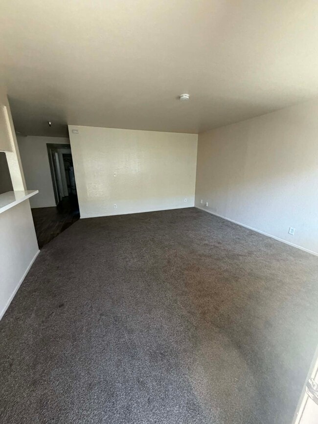 Building Photo - 13606 Cerise Ave