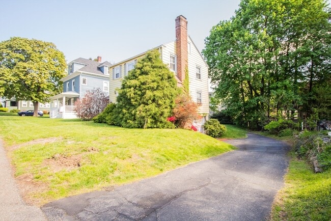 Photo - 238 May St