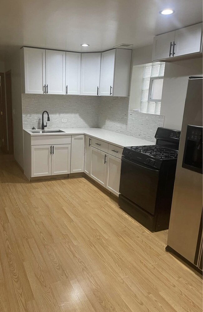 Photo - 4804 S Luna Ave Apartment