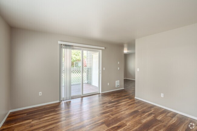 3BD, 2 BA - 1,172SF