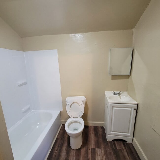 Photo - Near NW-Riverside 4BR/2BA House for RENT!