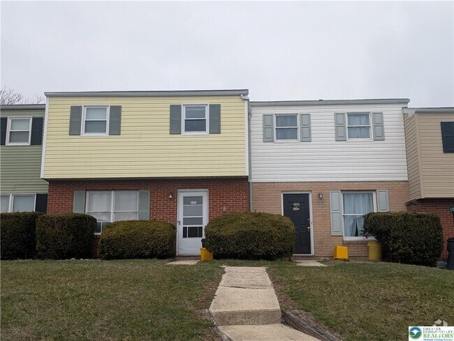 Building Photo - 107 E Hillcrest Ln Rental