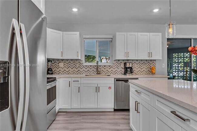 Photo - 204 SW 19th Ave