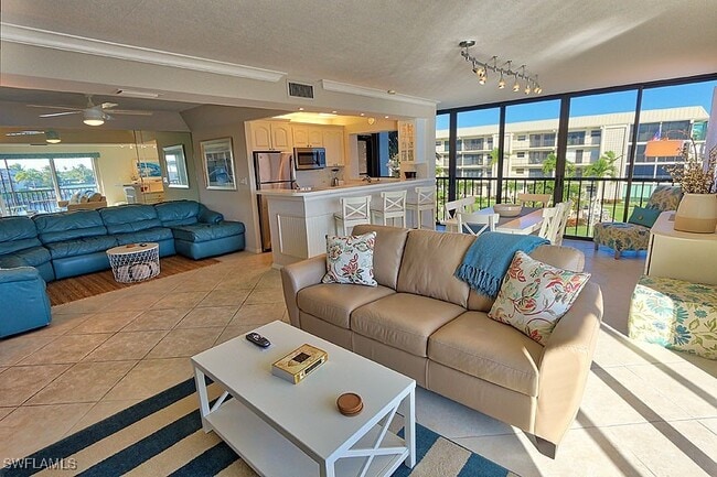 Building Photo - 3200 Gulf Shore Blvd N Unit 318