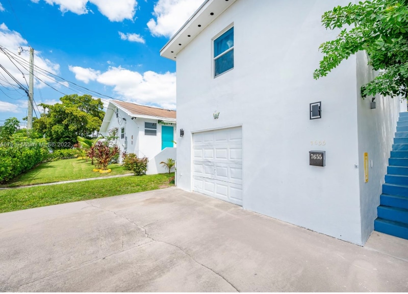 Photo - 7655 NW 4th Ct Unidad #7655