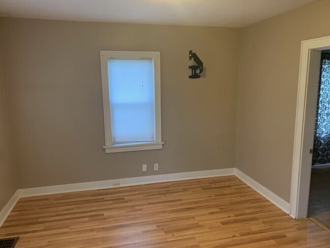 Photo - 2 Bedroom/1 Bathroom Home For Lease