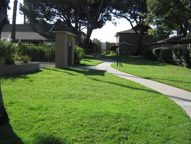 Knott Victoria Apartments, L.L.C.