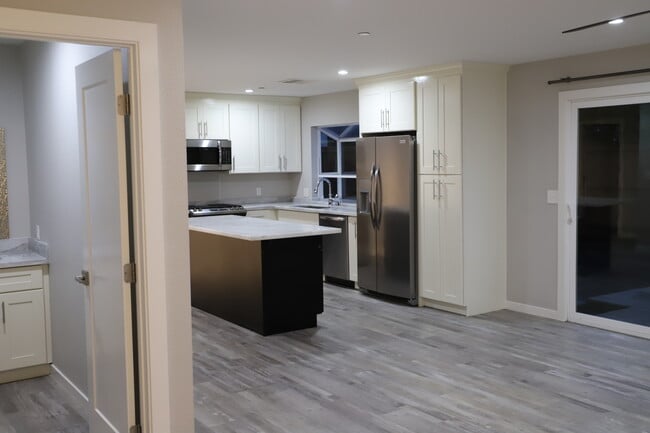 Photo - 3225 Clayton Rd Unit B