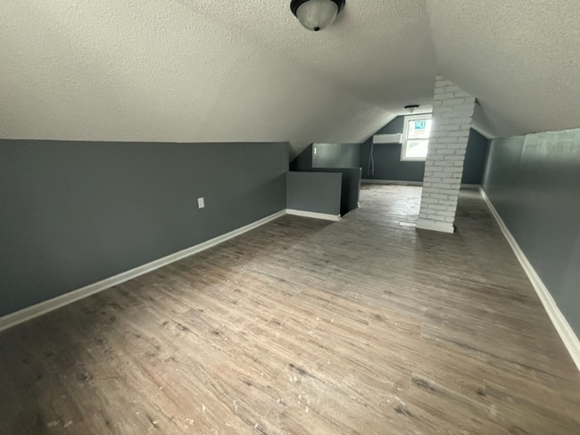 Photo - 5433 Norton Ave