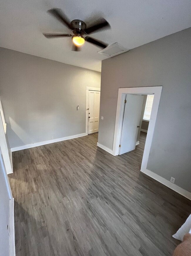 Photo - Move In Ready 3-Bedroom Apartment! **MOVE-IN SPECIAL** Unidad 4