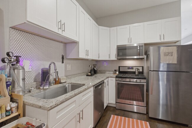 1854 W 18th St Unit 1R