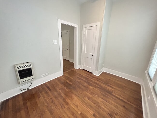 Photo - Renovated unit ready to move in by Downtow... Apartment Unit 1