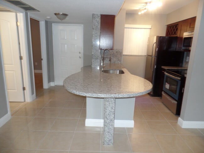 Building Photo - 2890 N Oakland Forest Dr Unit 108 Rental
