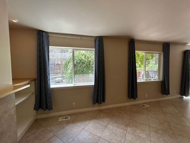 Photo - 3 Bedroom Home in SW Bend Just Minutes From the Old Mill