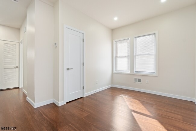 Photo - 826 George St Unit 2