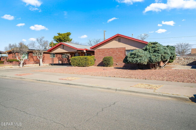 Photo - 5313 Bastille Ave