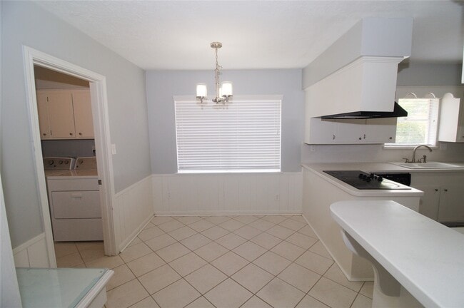 Building Photo - 1030 Montour Dr