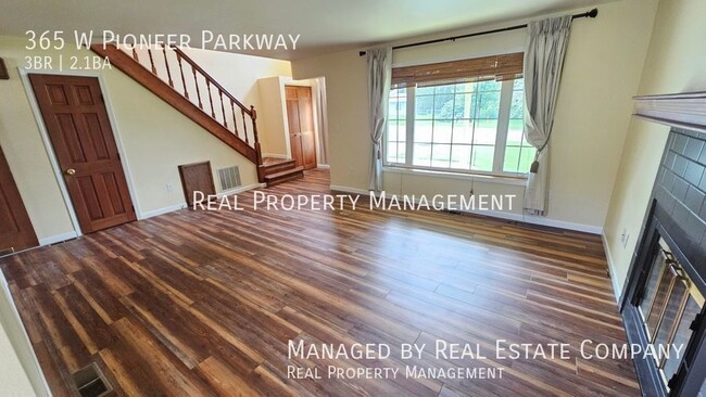 Photo - 365 W Pioneer Pkwy