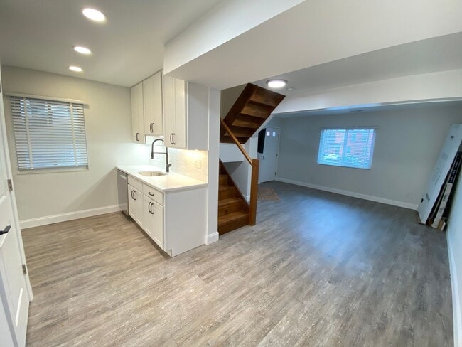 Photo - 1726 Summit St Unit 1732