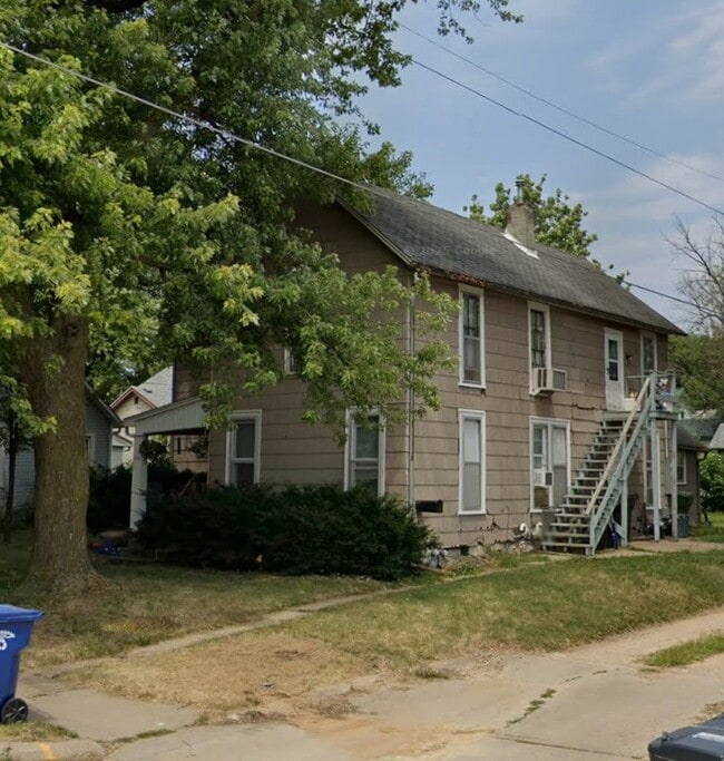 112 30th Ave N