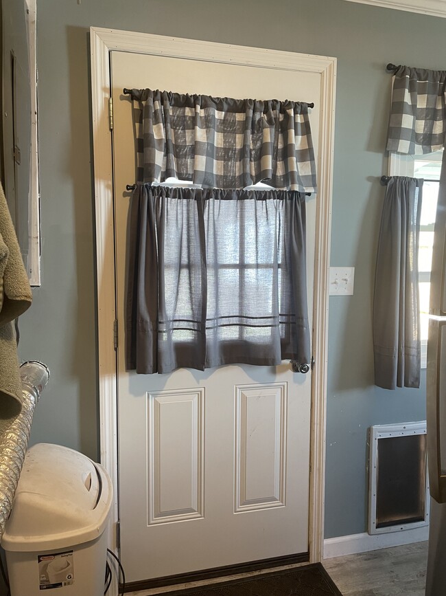 Puerta trasera - 247 Chiswell Rd