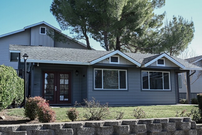 Sierra Oaks