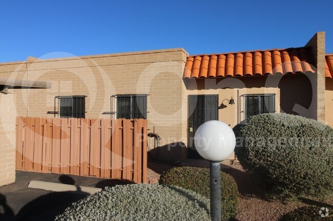 Building Photo - 823 S Pantano Pkwy Rental