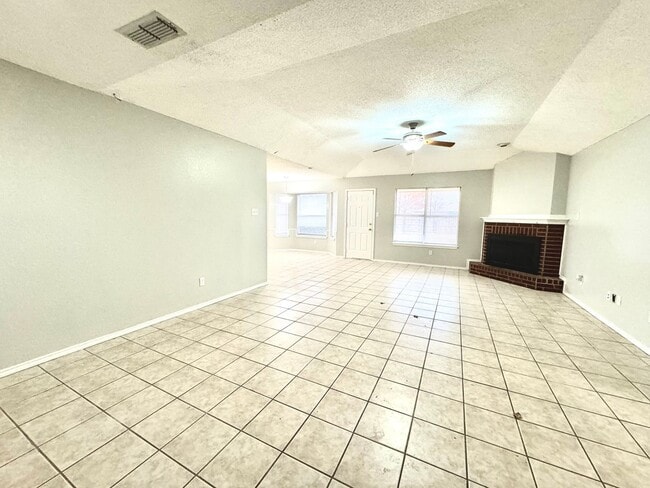 Photo - 3 bed 2 bath Large Storage Shed