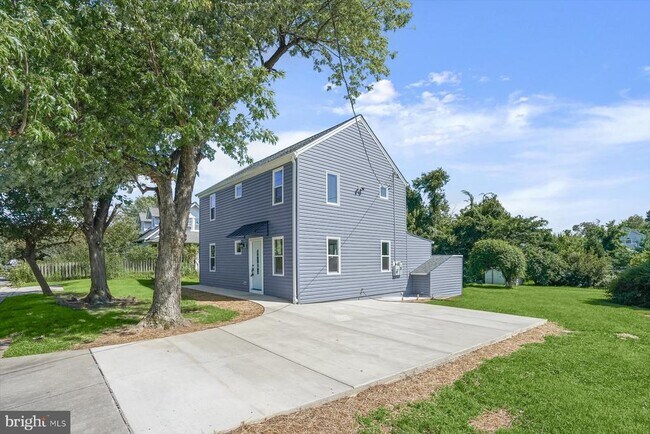 Building Photo - 2917 E Lee Ave