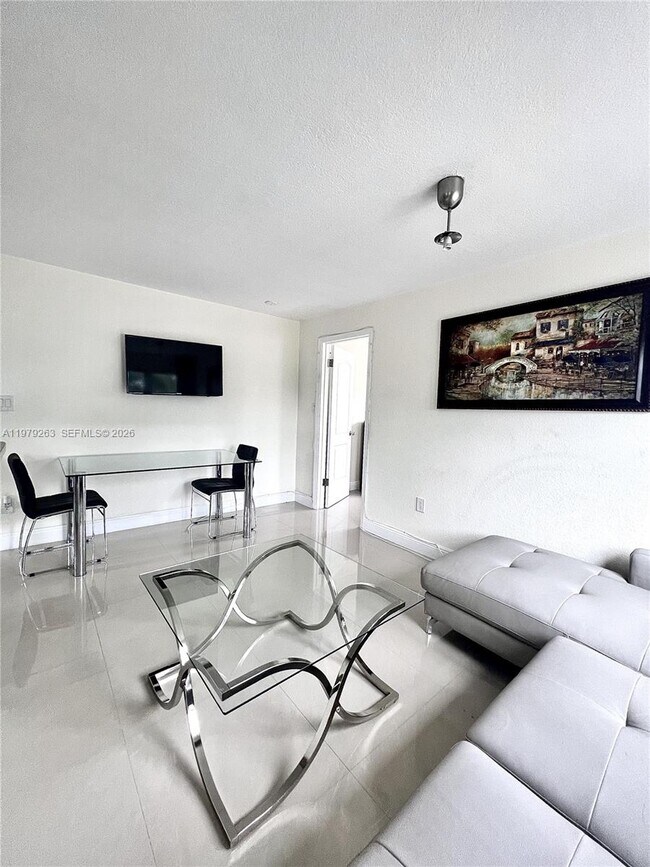 Photo - 1940 Adams St Unit 2