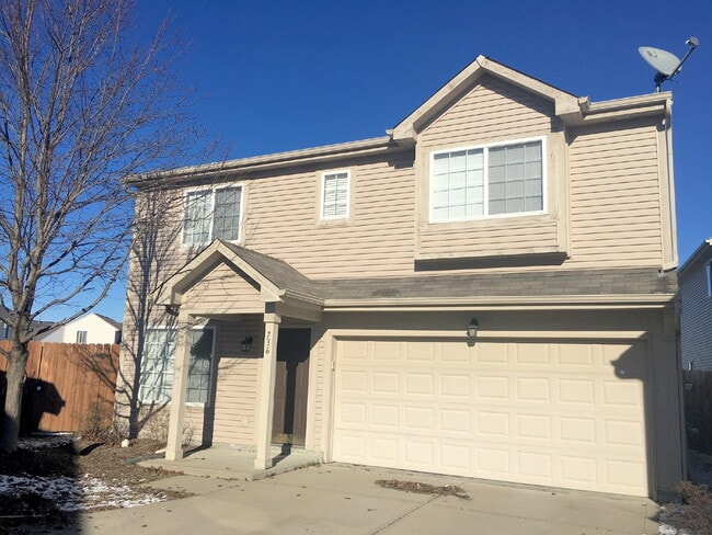 Building Photo - Welcome home to this charming 3-bedroom, 2.5-bath home with a loft in the desirable Village Pines...