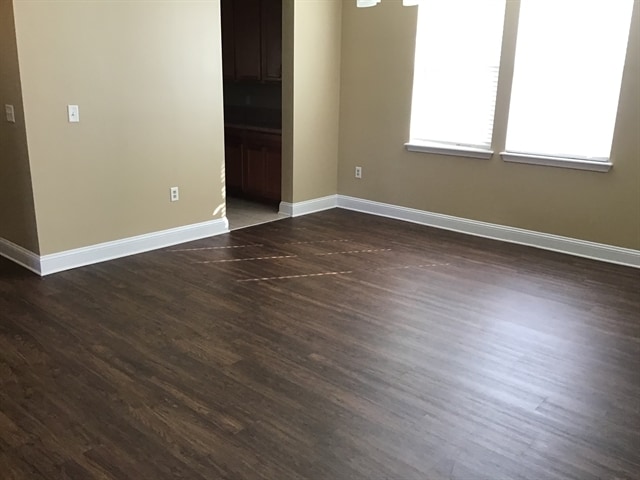 Photo - 724 Spruce Pine Ln